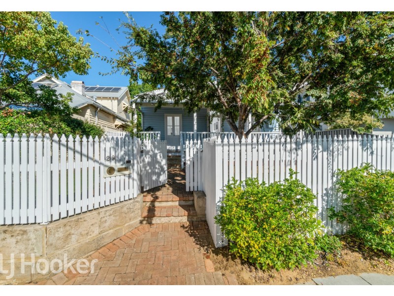 29 Hovia Terrace, Kensington WA 6151