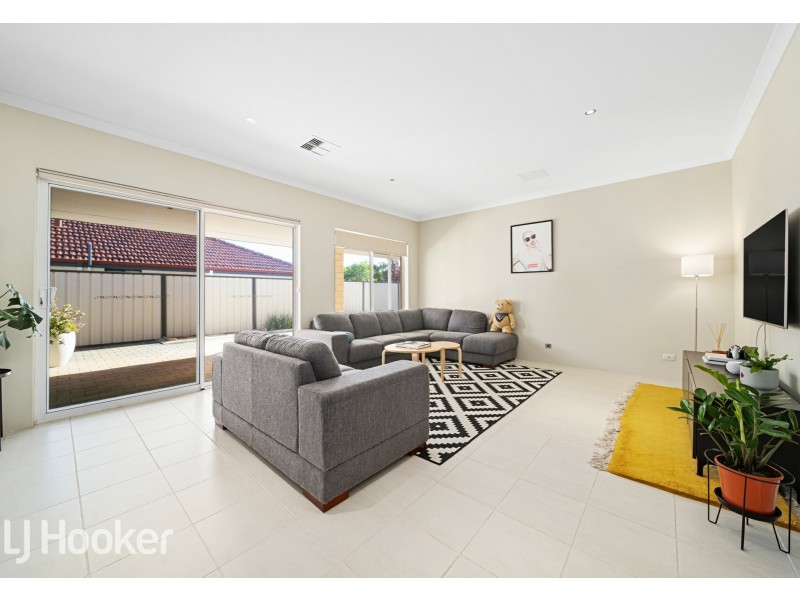 21 Stainsby Turn, Canning Vale WA 6155