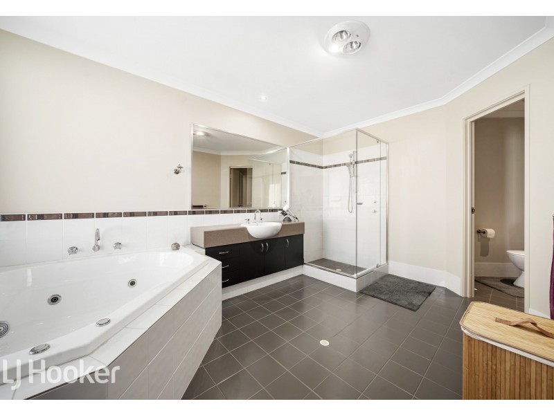 21 Stainsby Turn, Canning Vale WA 6155