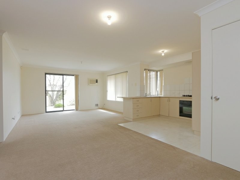 2/14 Crawford Street, Cannington WA 6107