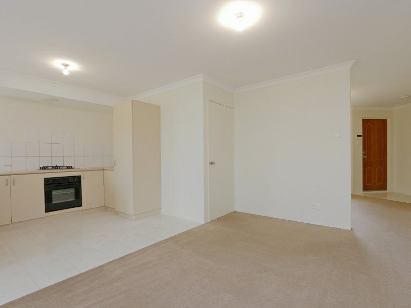 2/14 Crawford Street, Cannington WA 6107