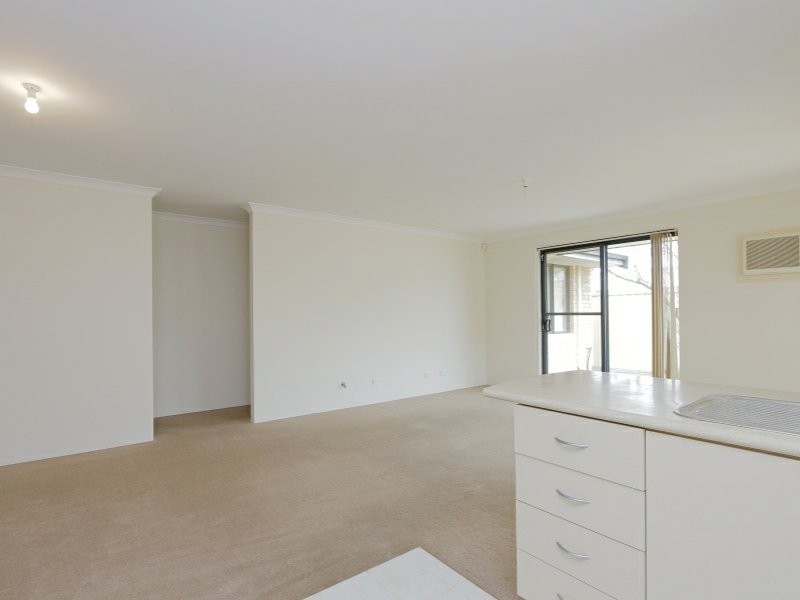 2/14 Crawford Street, Cannington WA 6107