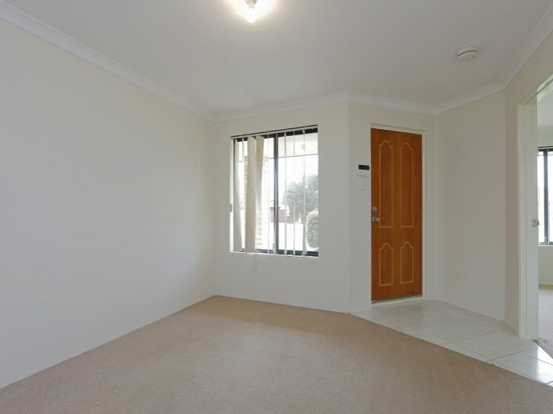 2/14 Crawford Street, Cannington WA 6107