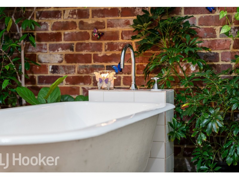 48 Hovia Terrace, Kensington WA 6151