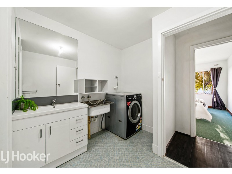 2/17 King George Street, Victoria Park WA 6100