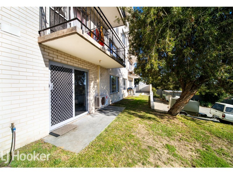 2/17 King George Street, Victoria Park WA 6100