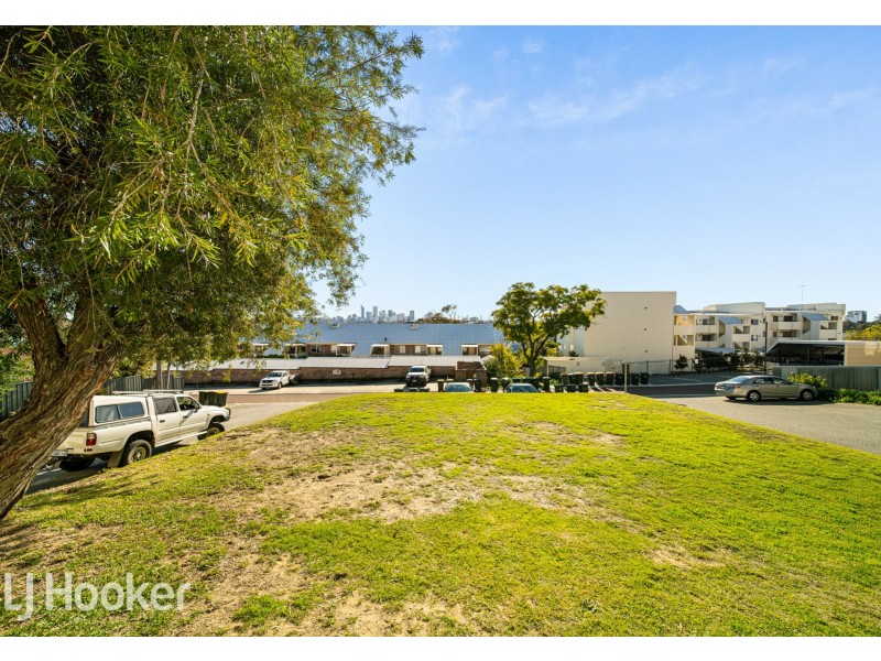 2/17 King George Street, Victoria Park WA 6100