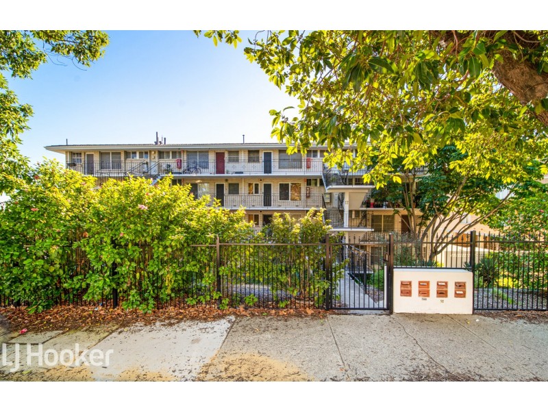 2/17 King George Street, Victoria Park WA 6100