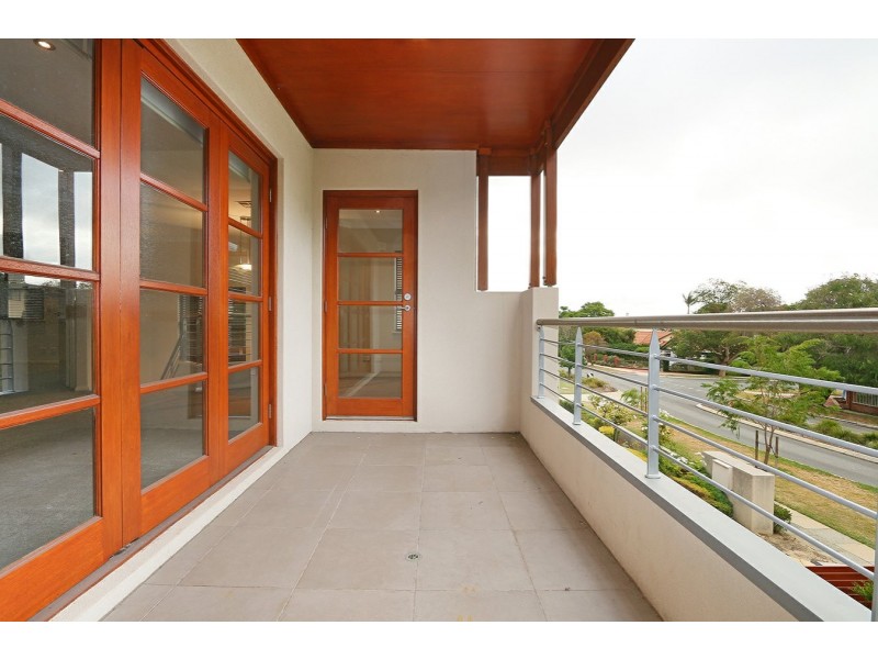 2/125 Hensman Street, South Perth WA 6151