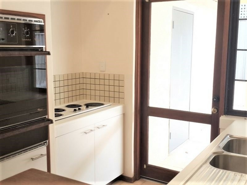 8/27 South Terrace, Como WA 6152