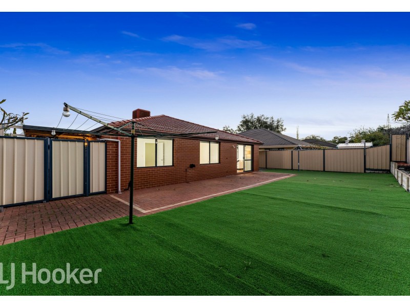 52 Salesian Court, Queens Park WA 6107