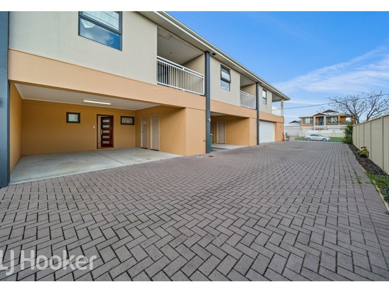 3/6 Oak Street, Cannington WA 6107