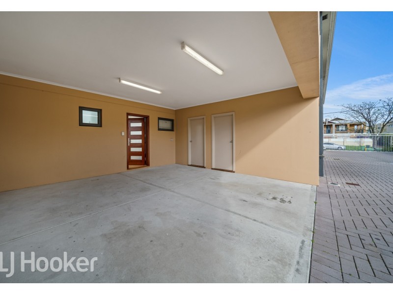 3/6 Oak Street, Cannington WA 6107