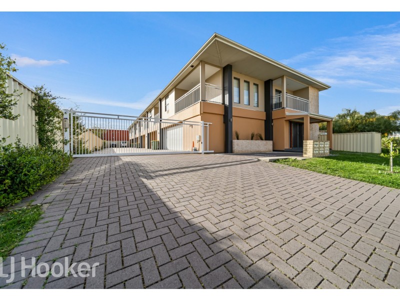 3/6 Oak Street, Cannington WA 6107