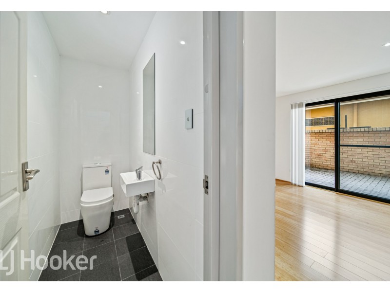 3/6 Oak Street, Cannington WA 6107