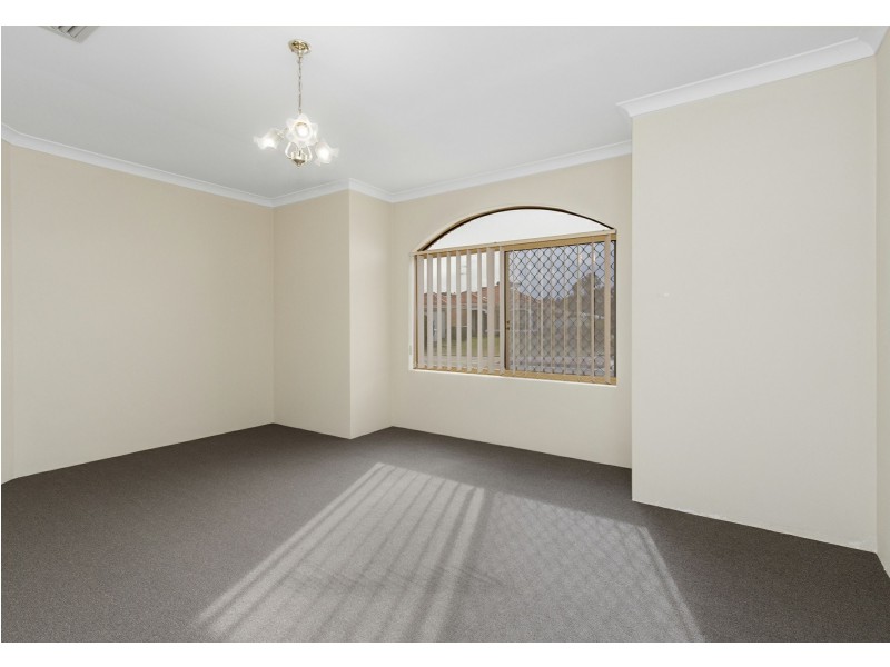 2 Griffin Close, Langford WA 6147