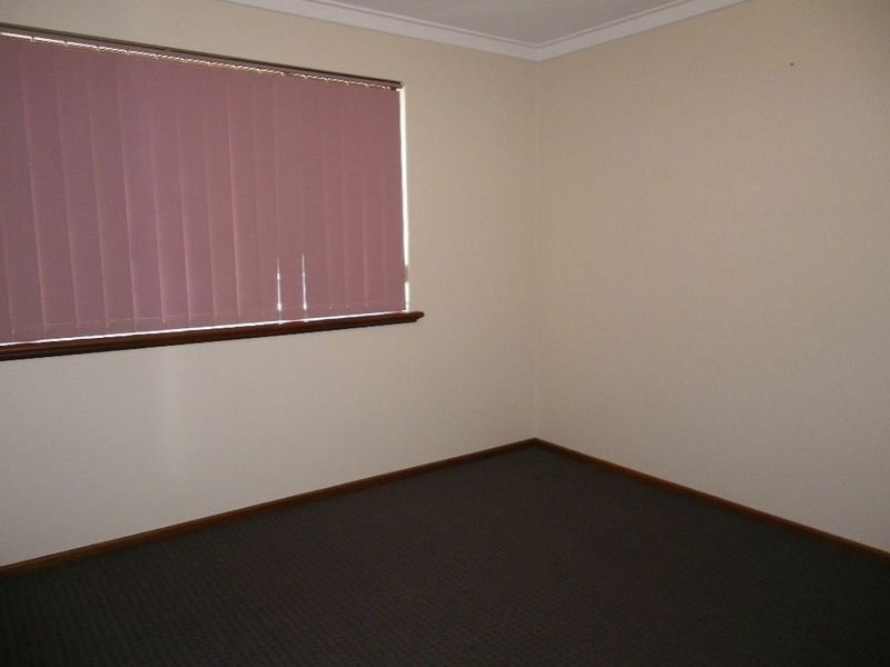 2/4 Chich Place, Cannington WA 6107