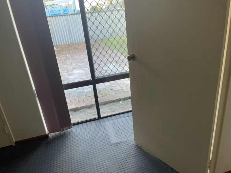 2/4 Chich Place, Cannington WA 6107