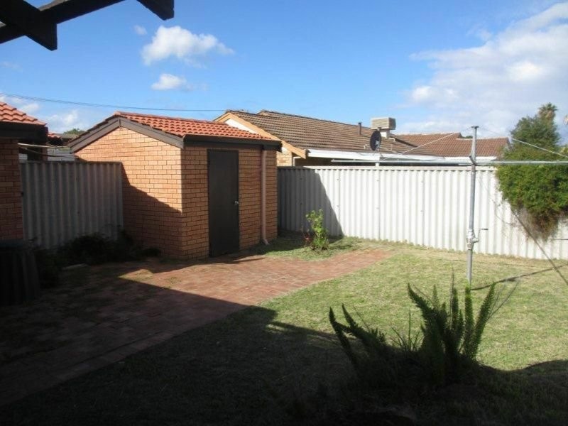 2/4 Chich Place, Cannington WA 6107