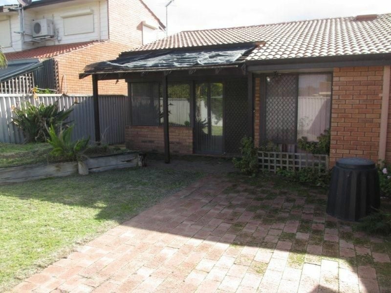 2/4 Chich Place, Cannington WA 6107