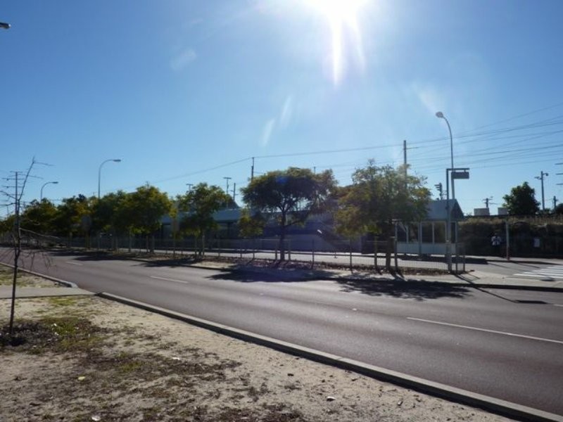 2/4 Chich Place, Cannington WA 6107