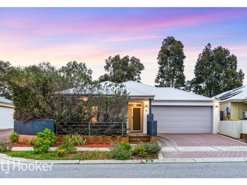 8 Barrington Avenue, Champion Lakes WA 6111