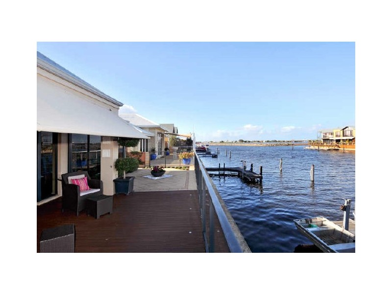 4 Bermuda Place, Halls Head WA 6210