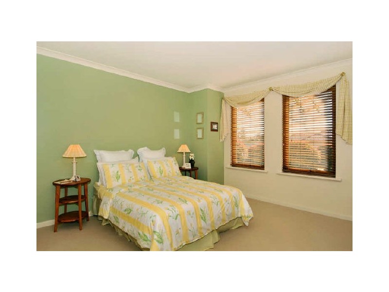 4 Bermuda Place, Halls Head WA 6210