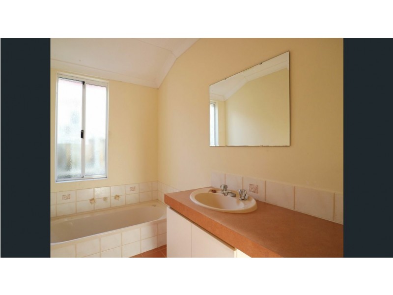 4/12 Gregory Street, Belmont WA 6104