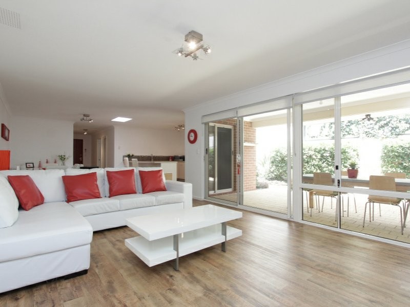 2/35 Langley Road, Bayswater WA 6053