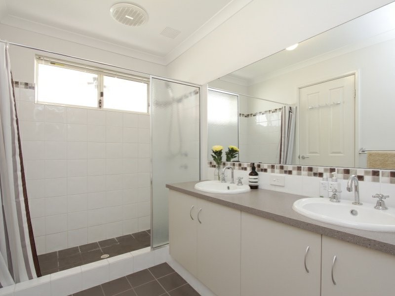 2/35 Langley Road, Bayswater WA 6053