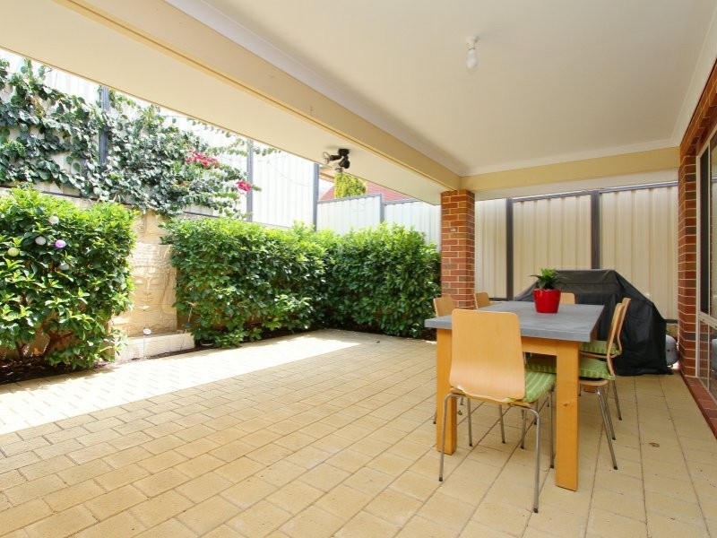 2/35 Langley Road, Bayswater WA 6053