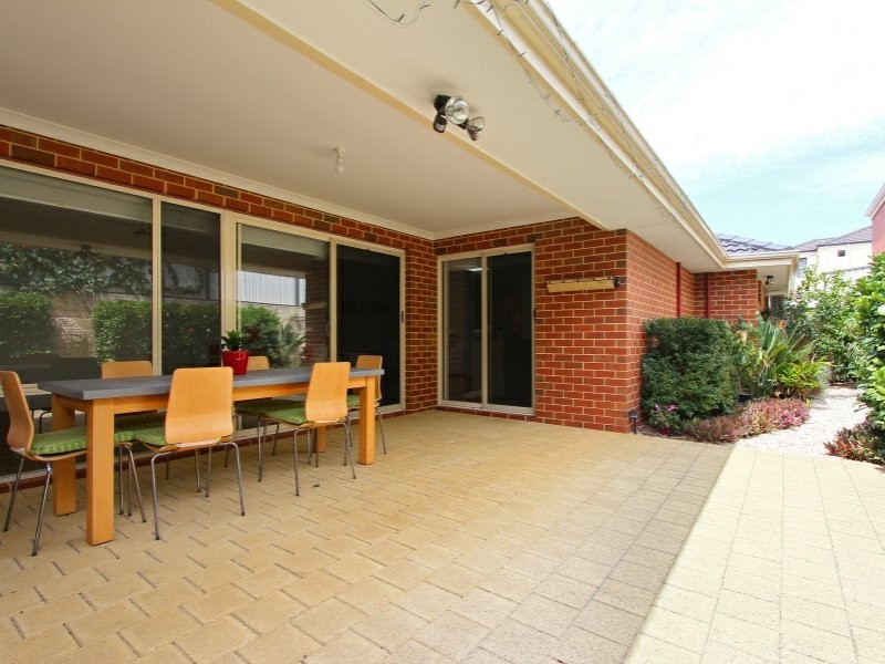 2/35 Langley Road, Bayswater WA 6053
