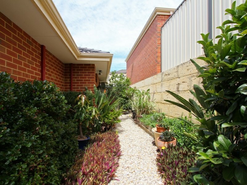 2/35 Langley Road, Bayswater WA 6053