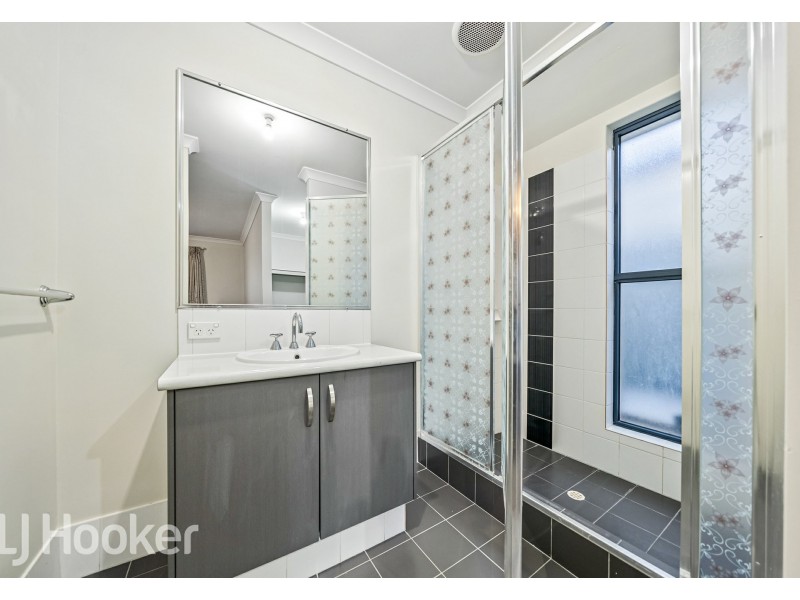 3 Serisier Parkway, Queens Park WA 6107