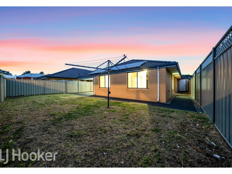 3 Serisier Parkway, Queens Park WA 6107