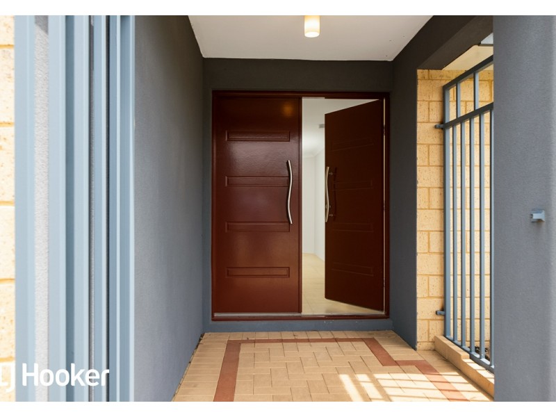 17 Reginald Street, Queens Park WA 6107