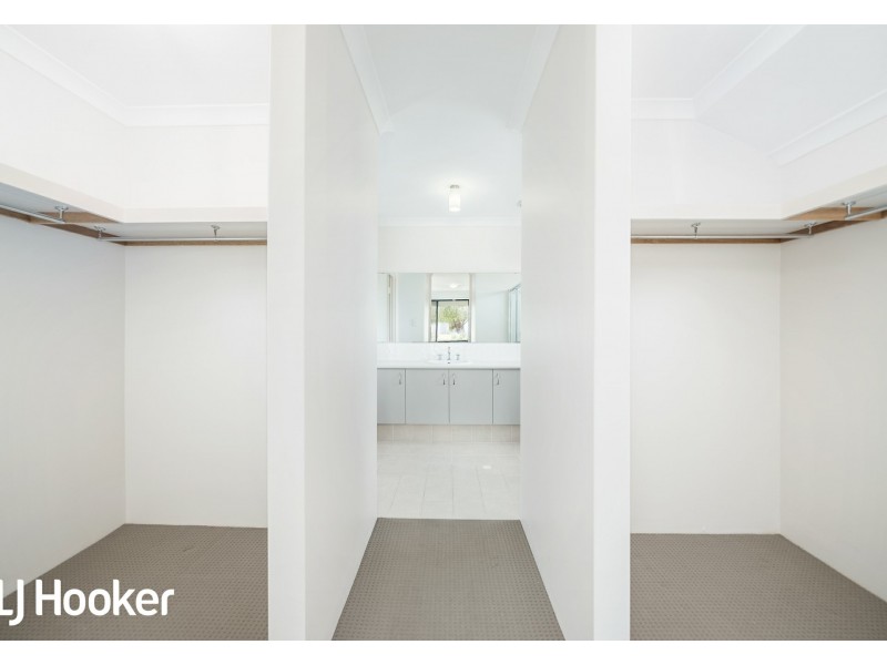 17 Reginald Street, Queens Park WA 6107