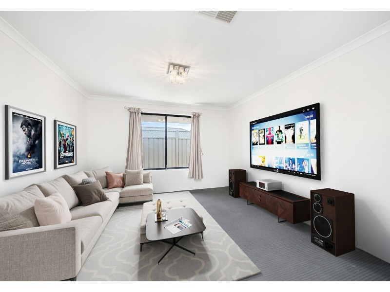 17 Reginald Street, Queens Park WA 6107