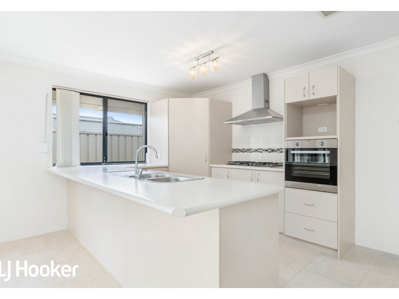 17 Reginald Street, Queens Park WA 6107