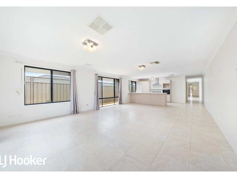 17 Reginald Street, Queens Park WA 6107