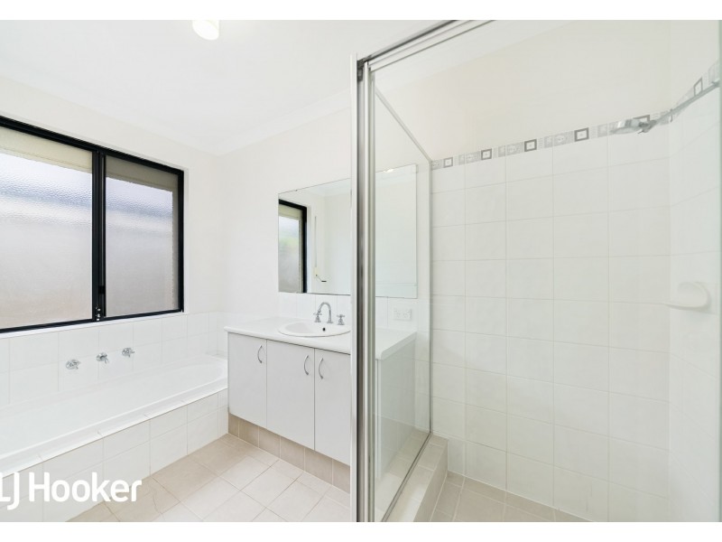 17 Reginald Street, Queens Park WA 6107