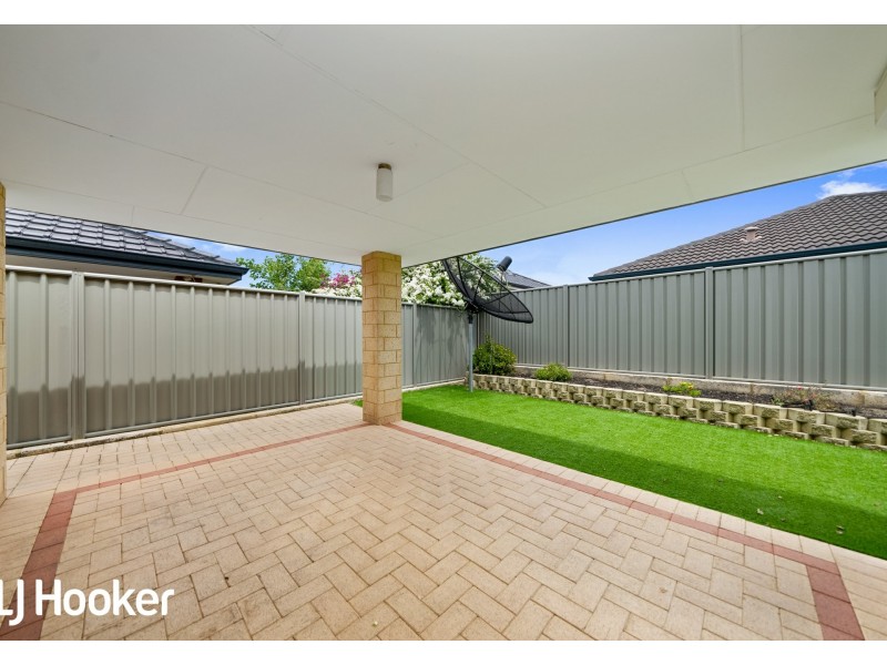 17 Reginald Street, Queens Park WA 6107