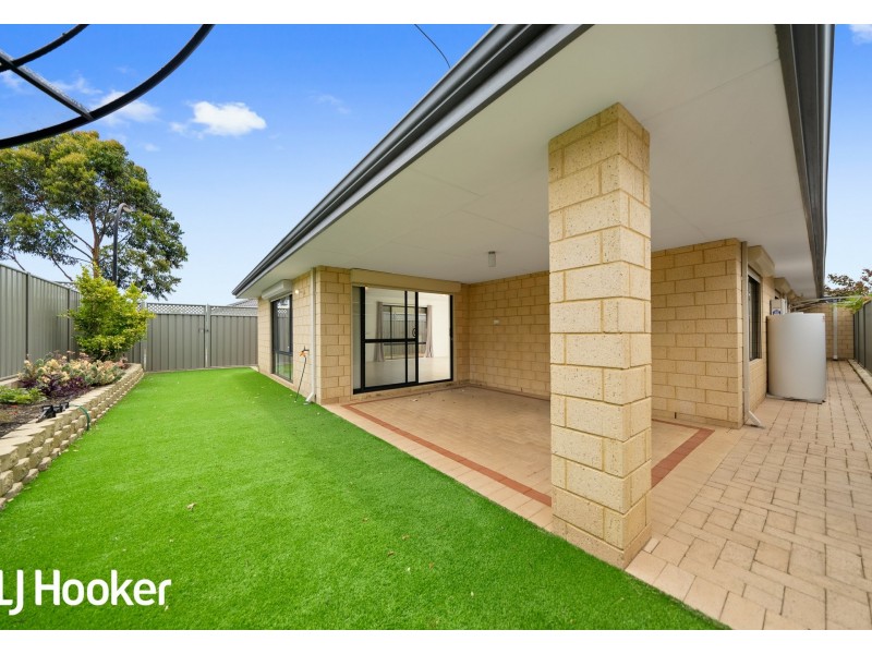 17 Reginald Street, Queens Park WA 6107