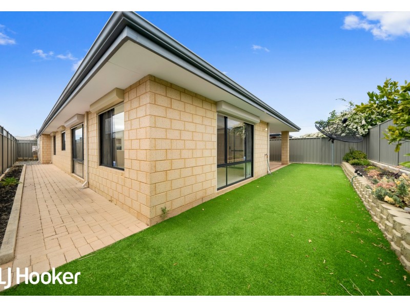 17 Reginald Street, Queens Park WA 6107