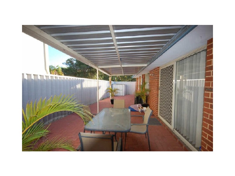 13 Spoonbill Place, Queens Park WA 6107