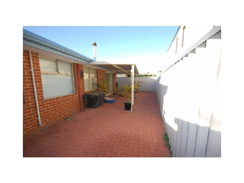 13 Spoonbill Place, Queens Park WA 6107