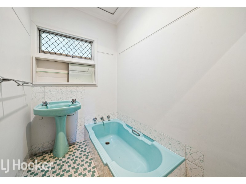 8 Somers Street, Belmont WA 6104