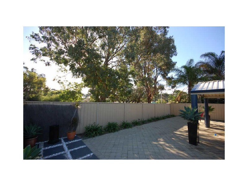 9 Bunderra Close, Karawara WA 6152