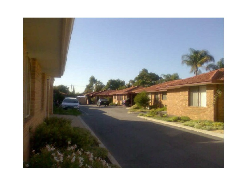 3/12 Kaliamba Court, Cannington WA 6107